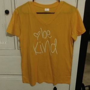 NWOT Yellow BE KIND t-shirt size MEDIUM